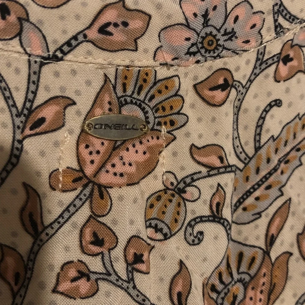 O'Neill Cream and Brown Patterned Top - Picture 6 of 9